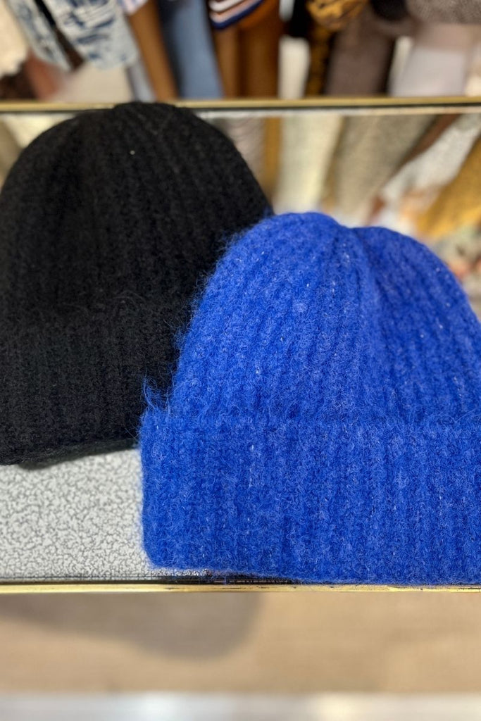 Bonnet Iasolene, 2 coloris : bleu et noir, marque Ichi, matière douillette et agréable