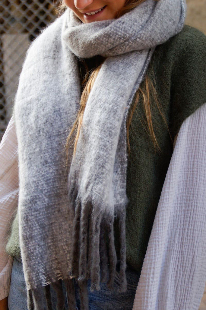 Echarpe Vichili, couleur grise, marque Vila