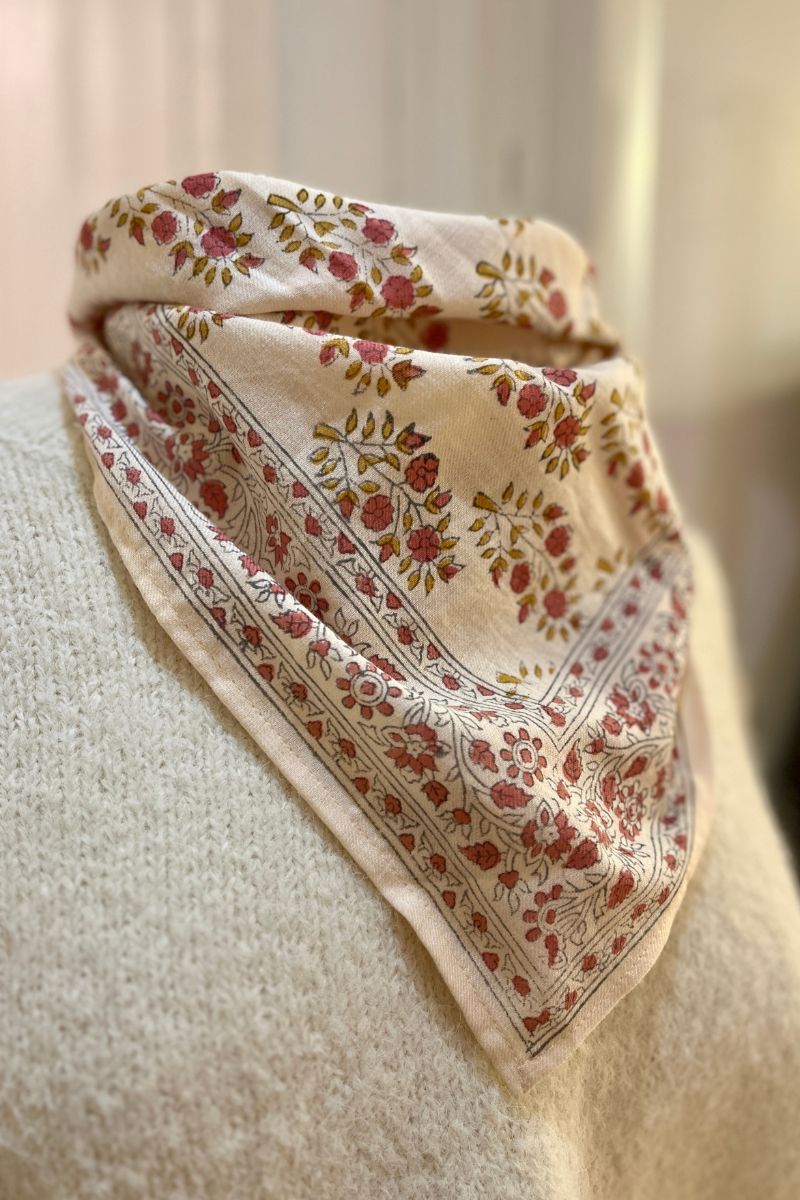 Foulard Bonheur, couleur écru et rose