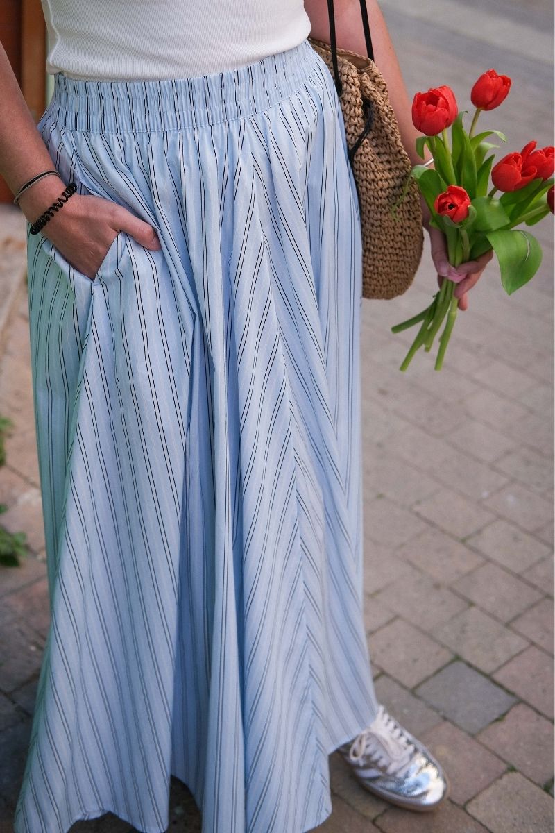 Jupe Vivalencia, couleur : bleu, marque Vila