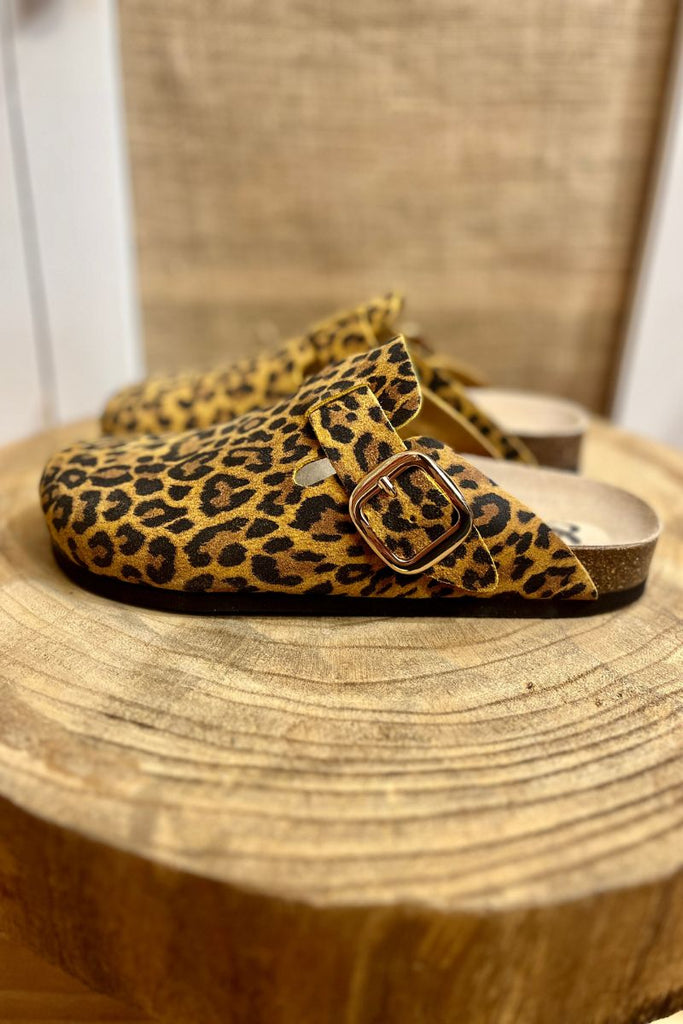 Mules Lola, motifs léopard, matière cuir