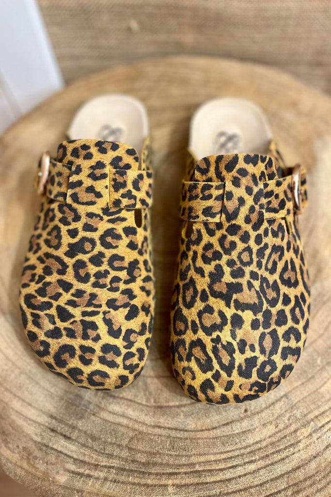 Mules Lola, motifs léopard, matière cuir
