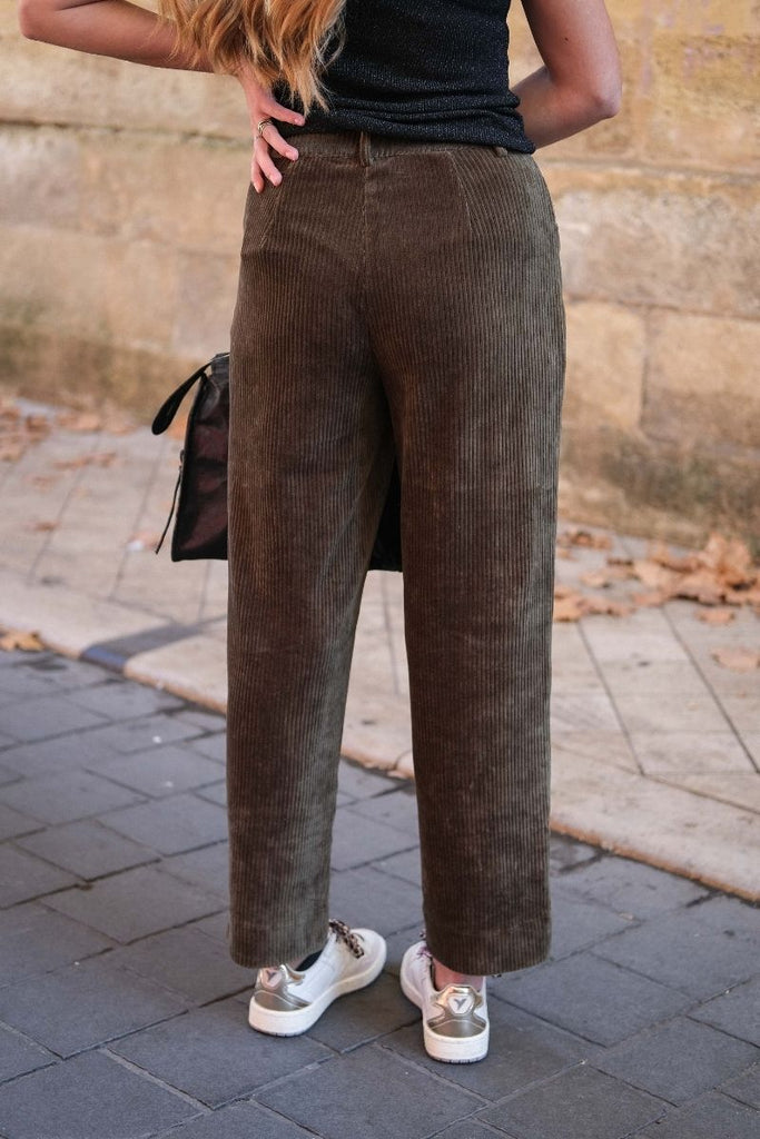 Pantalon Vicouda, couleur kaki, marque Vila, matière velours côtelé