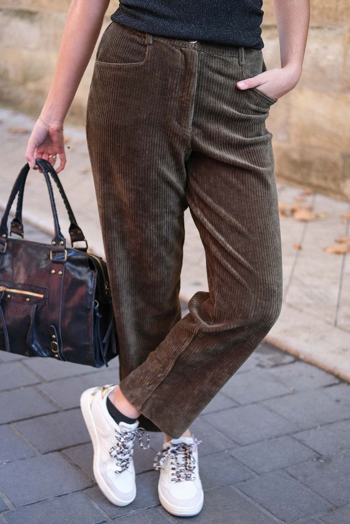 Pantalon Vicouda, couleur kaki, marque Vila, matière velours côtelé