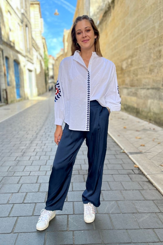 Pantalon Gaby, couleur marine, taille élastique à l'arrière, pantalon fluide coupe droite ajustée