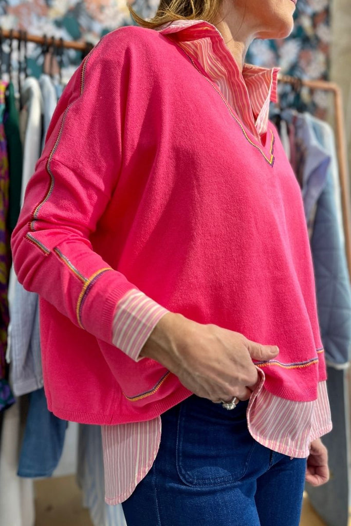 Pull Leila, couleur fuchsia, marque Orfeo, manches longues, encolure V, détails broderies sur l'encolure et les manches