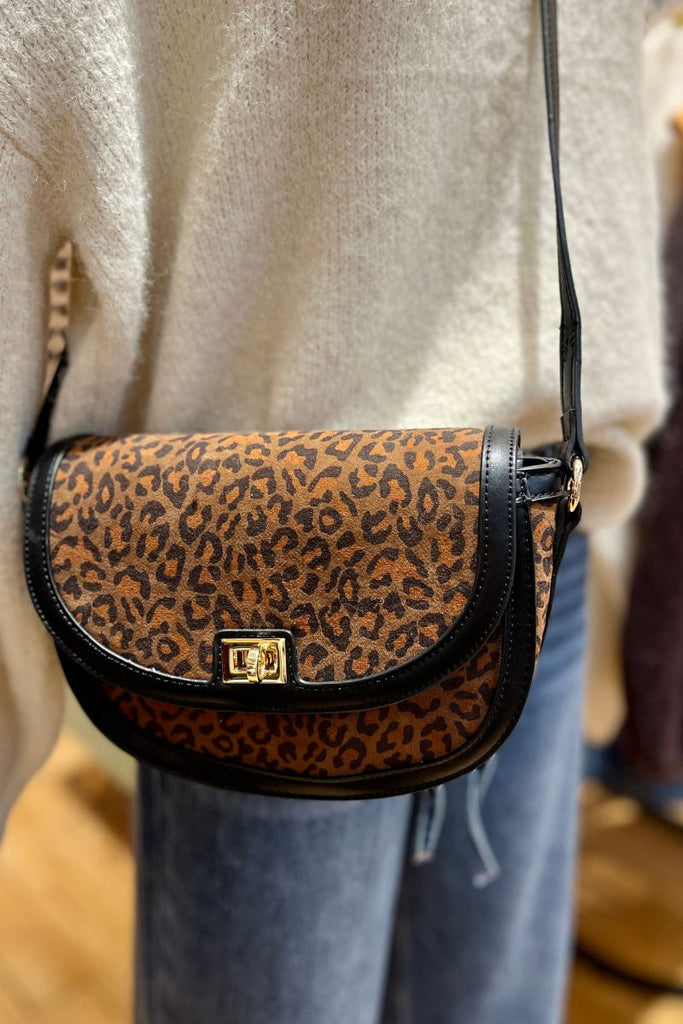 Sac Léona, 3 coloris : noir, léopard et marron, matière cuir, bandoulière réglable