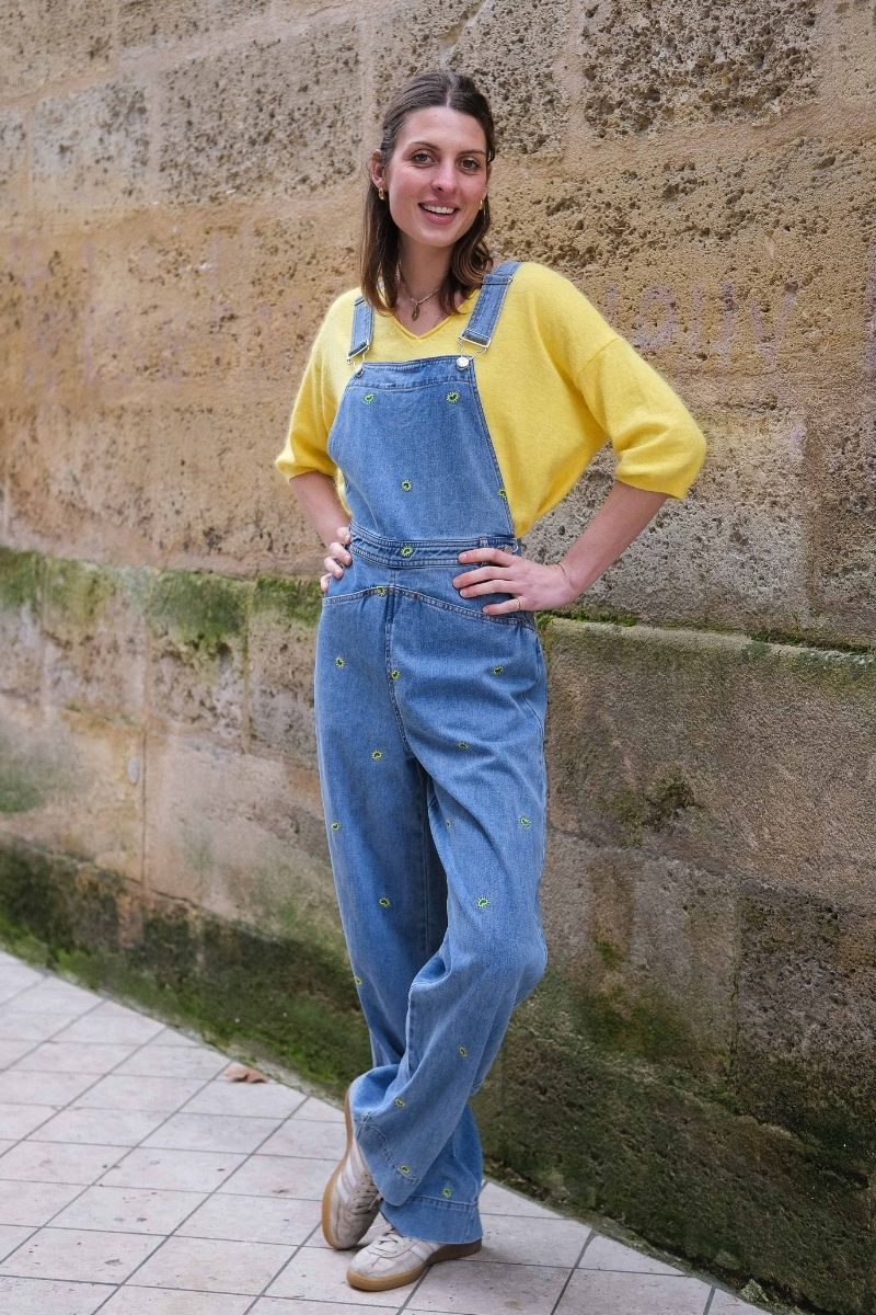 Salopette Oguste, matière jean, broderies jaunes et vertes, marque Laure + Max