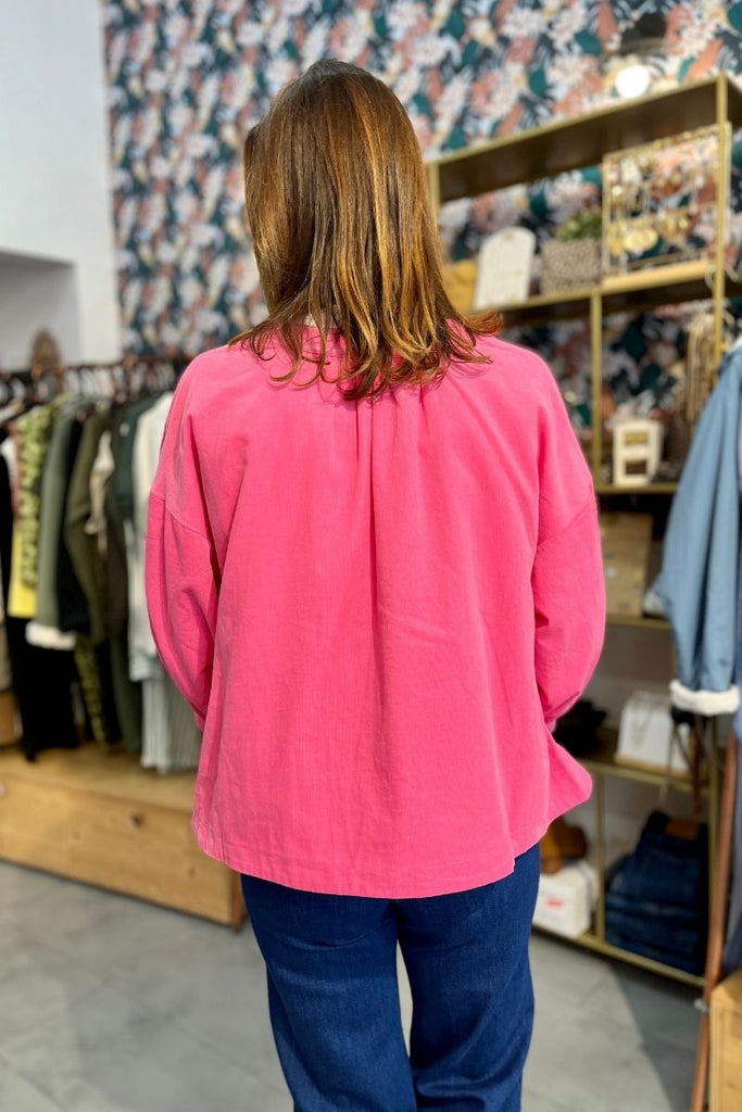 Veste Jennat, marque Orfeo, manches 3/4, détails broderie sur les manches, couleur fuchsia